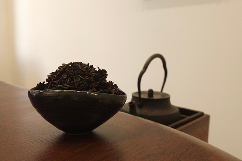 Busan: Join a Tea Ceremony & Create a Calligraphy Memento