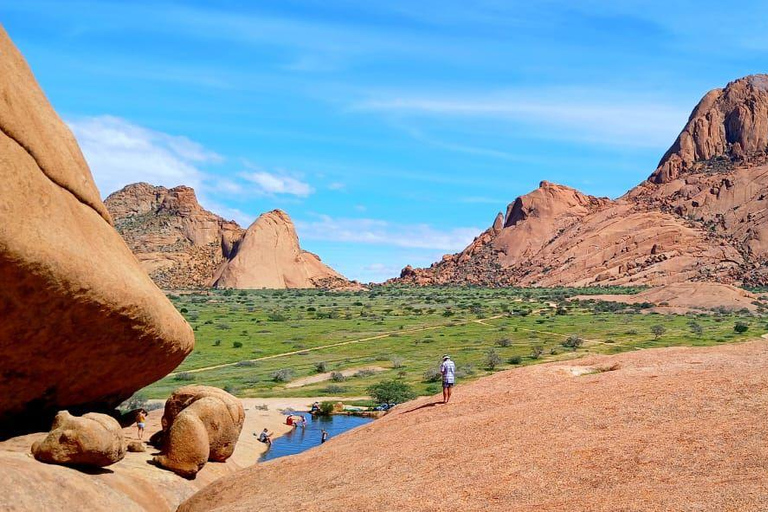 Spitzkoppe & Desert Magic: Arches, Art & Sunset Views