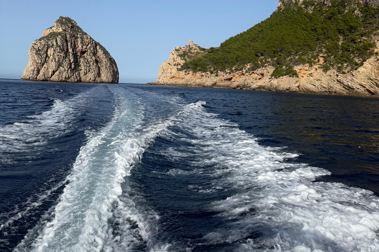 Can Picafort: 2h Private Boat Tour with Swim-Snorkel & Caves Can Picafort: Private Boat Tour 2 h - Höhlen/ Beach