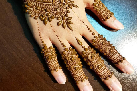 Delhi: Henna Art Workshop with Local Artist