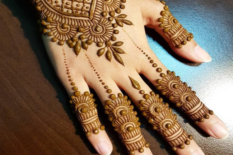 Delhi: Henna Art Workshop with Local Artist