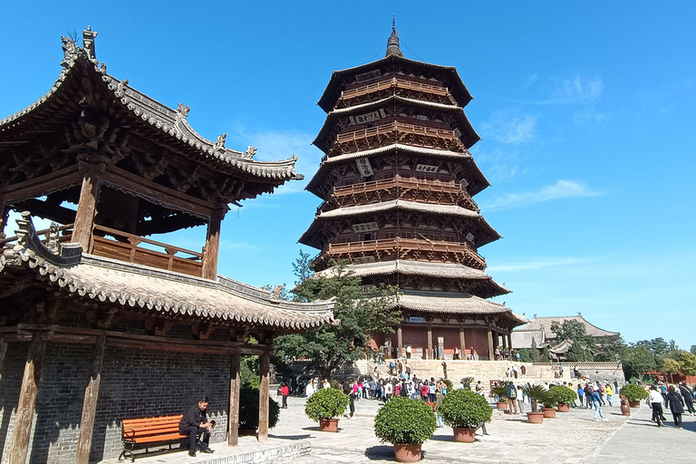 Datong: Private Day Tour to Hanging Temple & Yingxian Pagoda Private Tour including Entry tickets & Lunch from city hotel