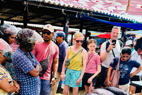 Negombo City Explorer Adventure by Tuk-Tuk (Included Pickup)