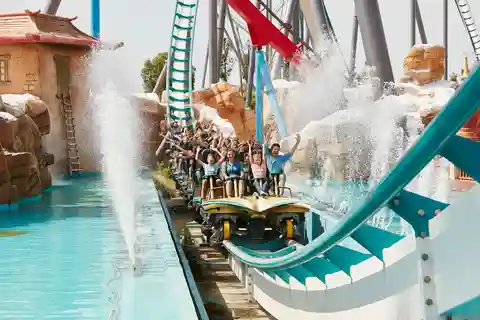 De Barcelona: Ingresso e Transfer para o Parque Temático PortAventura