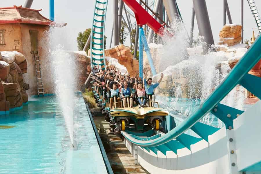Von Barcelona aus: PortAventura Theme Park Ticket & Transfer. Foto: GetYourGuide