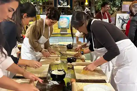 Praktisk pasta- og tiramisu-undervisning i en historisk restaurant