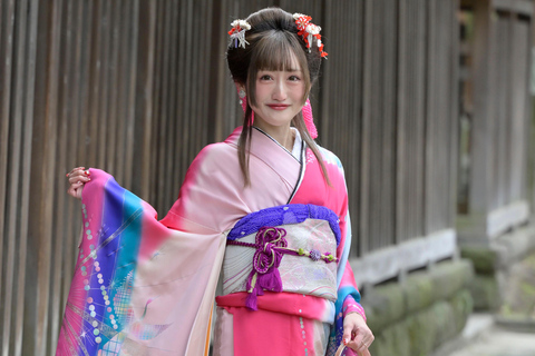 Tokyo: Vestizione del Kimono di Asakusa e esperienza Matcha