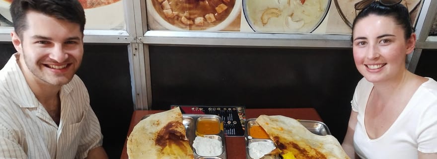 Dégustation de fruits de mer à Kochi avec une cuisine authentique de la côte du Kerala.