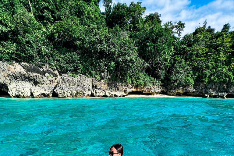 Boracay: Private Island Hopping, Kayak, and Snorkeling Tour