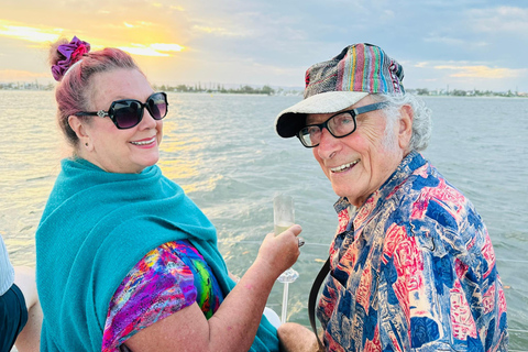 Gold Coast: Cruzeiro à vela ao pôr do sol, incluindo alimentos e bebidas