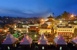 Göttliche Abenddämmerung: Die Pashupatinath Evening Aarti Private Tour