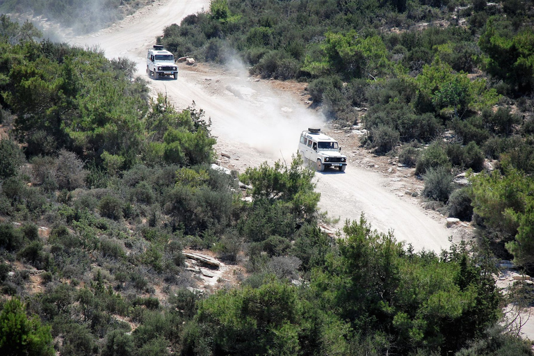 Paphos: Tour costiero con safari in jeep Land Rover e Laguna BluPaphos: tour costiero in Land Rover Jeep Safari e Laguna Blu