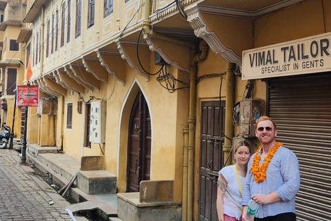 Tour di mezza giornata della città di Jaipur in E-Rickshaw con autista femminileTour in E-Rickshaw di Jaipur con guida