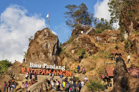 从日惹出发的日出西库尼尔山和迪恩高原之旅从日惹到日出 Sikunir 和 Dieng 高原之旅