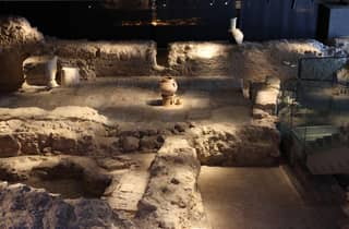 Echo der Zivilisationen: Das unterirdische Valencia mit einem Archäologen und Eintrittskarten