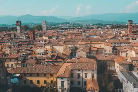 Lucca: Guided Bike Tour in the Hills of Lucca