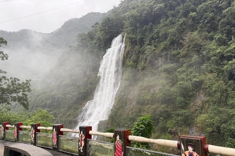 Wulai Aboriginal Village, Waterfall & HotSpring Private Tour - Image 2