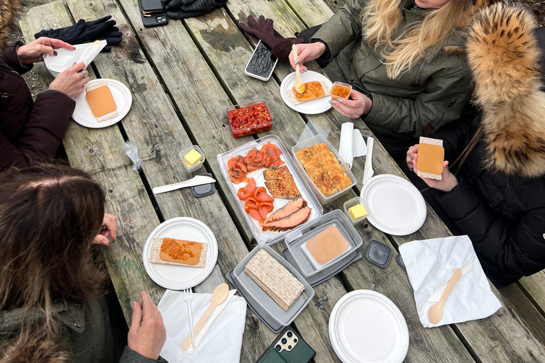 Bergen: Hardanger Trip with Food Tasting & Fjord Sauna