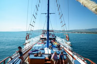 Du port de Kos, une croisière en bateau en plein jour vers 3 îles - Housity