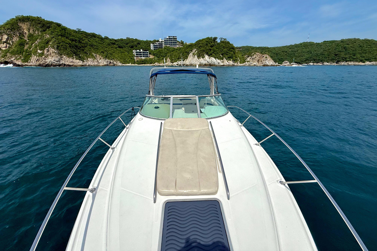 Huatulco: Sunset Yacht Cruise with drinks Huatulco: Sunrise Yacht Cruise with drinks