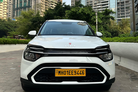 Mumbai: Innova Crysta or Kia Carens Chauffeur-Driven Rental