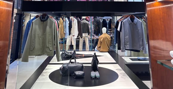 Style tour and luxury personal shopping in Bologna