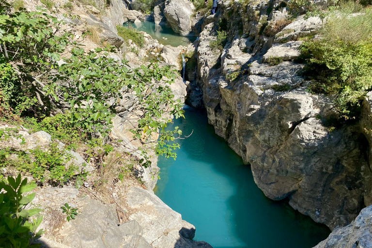 Tirana: Bovilla Lake &amp; Gamti Mountain Hike with Lunch