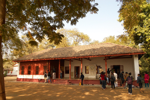 Ahmedabad: Private City Tour with Guide, Car, and Meal