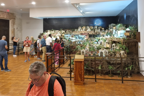 Panama City: Canal, Amador Causeway, and Old Town Tour