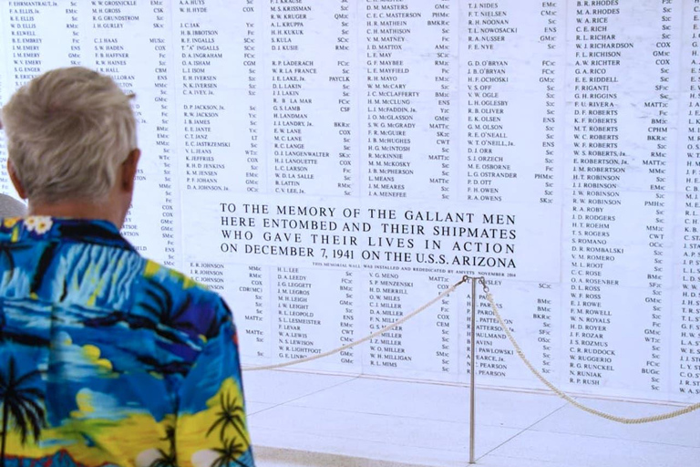 Oahu: il completo Pearl HarborOahu: L&#039;intera Pearl Harbor da Waikiki