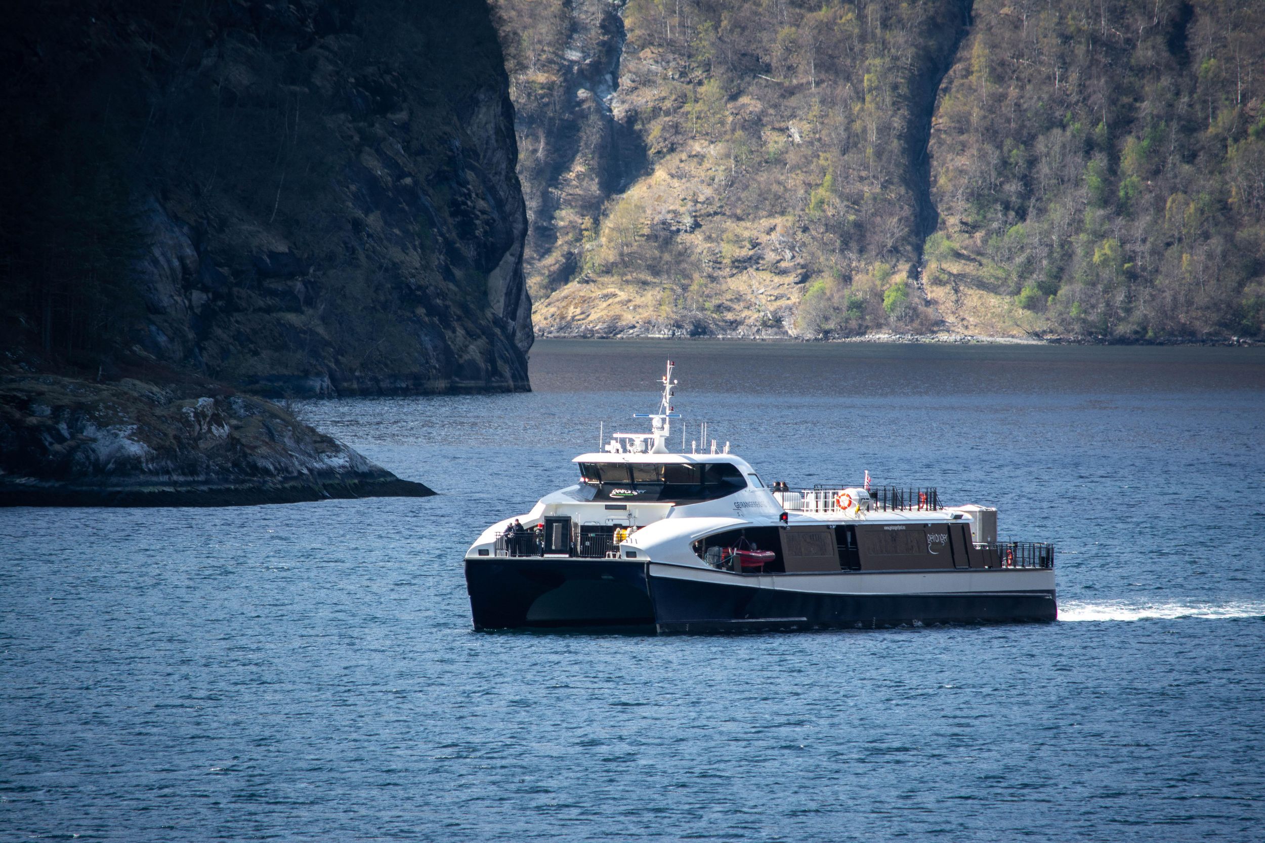 Ålesund–Geiranger: Stille Fjord-Bootsfahrt mit dem Elektroboot (einfache Fahrt)