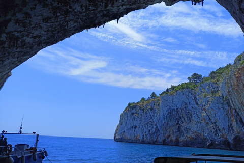 Castro: Boat Tour of Castro Caves and Santa Cesarea Coast