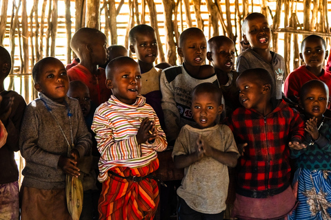 Zanzibar: villaggio Maasai e tartarughe NungwiZanzibar: villaggio Maasai ed escursione a Nungwi - Mattina