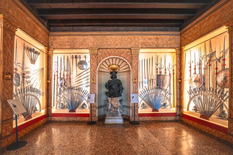 Venice: Exclusive Doge’s Palace Tour with Local Aperitivo English Tour