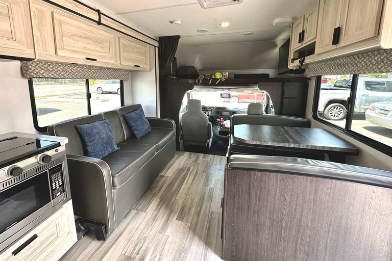 Luxury Motorhome Aurora Chasing Tour Small Group and Private