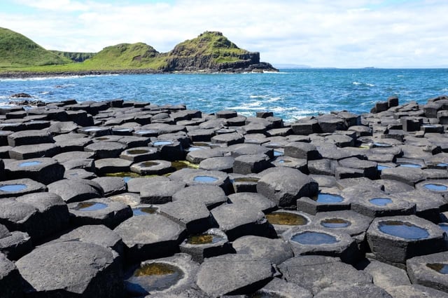 Din Dublin: excursie de o zi la Giant's Causeway, Dark Hedges și Belfast