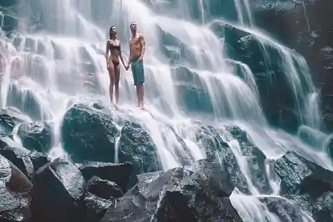 Ubud: 4 Waterfalls Tour with Private Driver