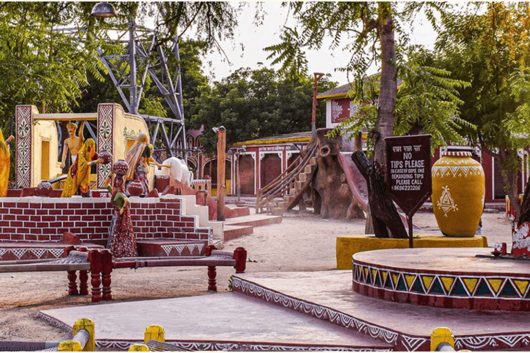 Jaipur: Chokhi Dhani Dorf-Tour mit Abendessen im Oldtimer