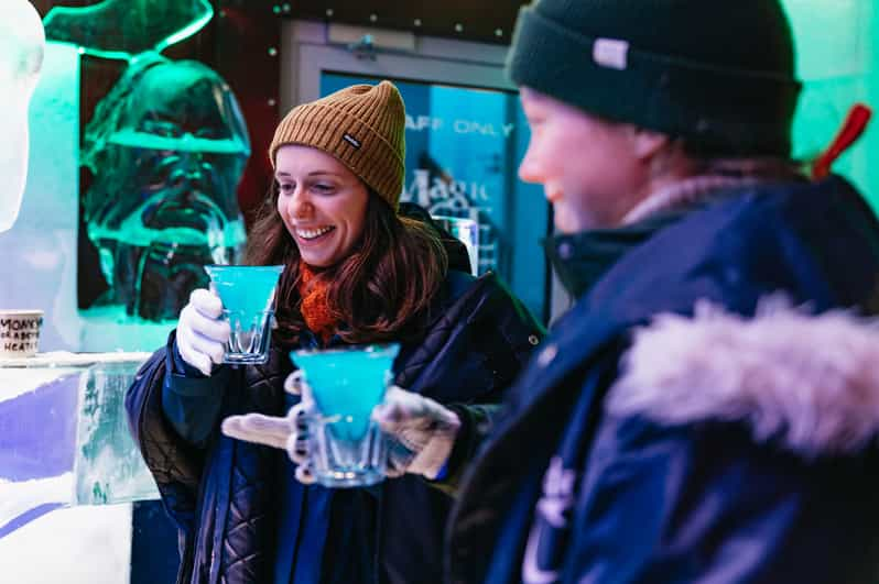 Reykjavík: Eintritt in die Magic Ice Bar & Begrüßungsgetränk | GetYourGuide