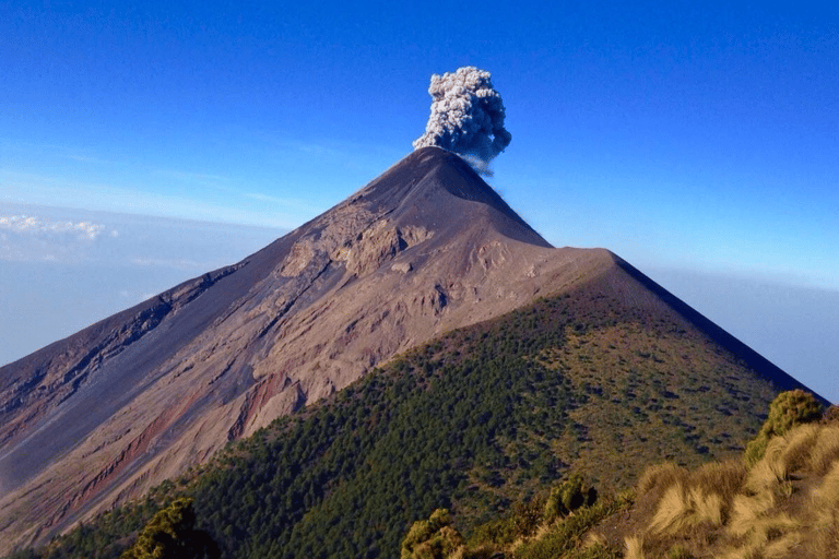 4WD Acatenango Volcano Tour & Fuego / All Inclusive !