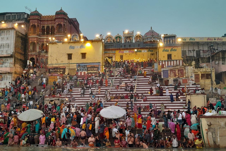 Varanasi: Fragrance, Essential Oil, and Food Walking Tour