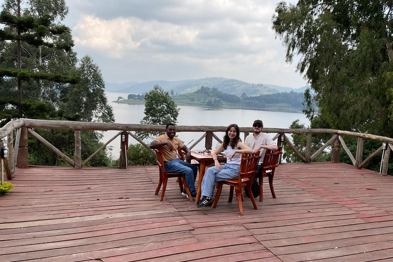 Uganda: 5-Days Bwindi, Lake Bunyonyi & Queen Elizabeth Tour