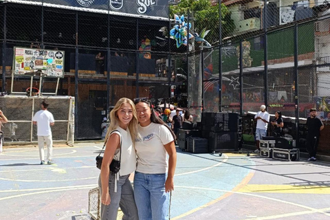 Comuna 13 Full Experience | Subway, Metrocable, Street Art and Culture. Comuna 13 Full Experience | Metro, Metrocable, Street Art and Culture.