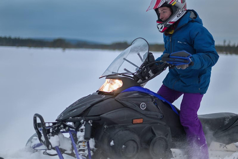 Rovaniemi: Geführte Wildnis-Schneemobil-Safari &amp; Barbecue