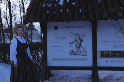 From Riga: Guided Day Tour to Rundale Palace & Bauska Castle