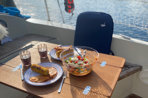 Estocolmo: Tour particular em um barco a velaPasseio de barco em Estocolmo