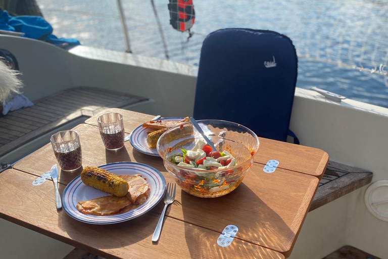 Estocolmo: Tour particular em um barco a velaPasseio de barco em Estocolmo