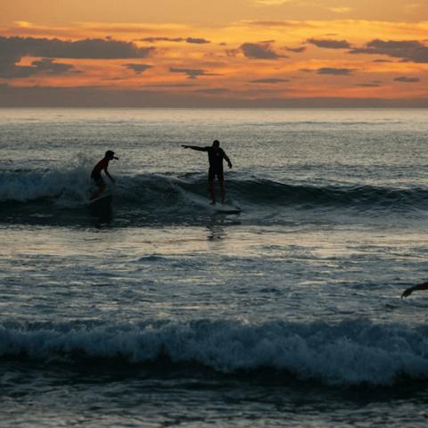 Lisbon: Sunset Surf Experience