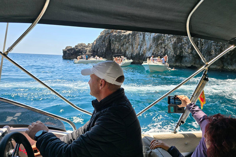 Tour en barco a la Cueva Azul, la Dama de las Rocas y Mamula