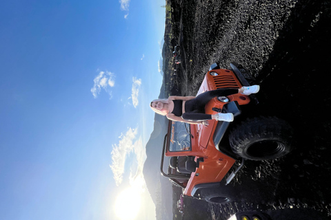 Kintamani hora dorada en jeep explora la montaña y las rocasKintamani: excursión de la hora dorada en jeep para explorar la montaña y las rocas